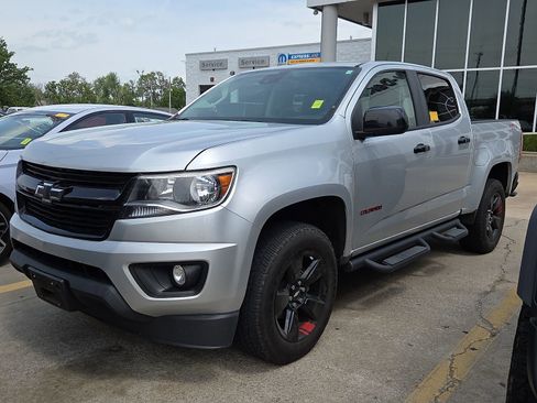 Used 2019 Chevrolet Colorado LT w/ Redline Special Edition image 2