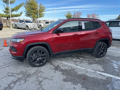 New 2026 Jeep Compass Latitude image 13