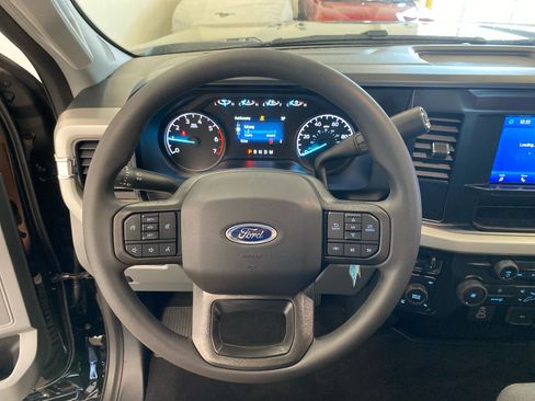 New 2026 Ford F250 XLT w/ FX4 Off-Road Package AWD/4WD image 13