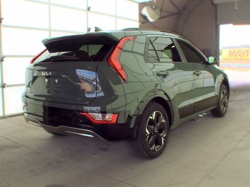 Used 2023 Kia Niro Wind w/ Wind Preserve Package FWD image 2