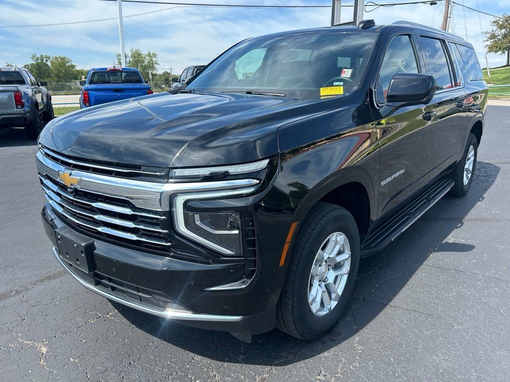 Used 2025 Chevrolet Suburban LT AWD/4WD image 9