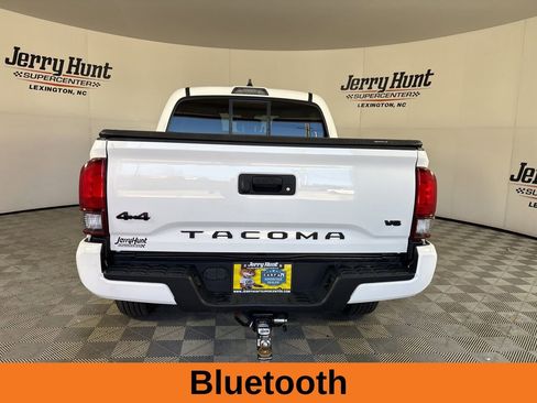 Used 2020 Toyota Tacoma SR image 7