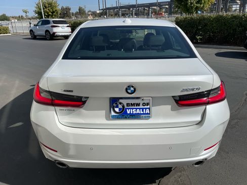 Used 2025 BMW 330i xDrive Sedan image 4