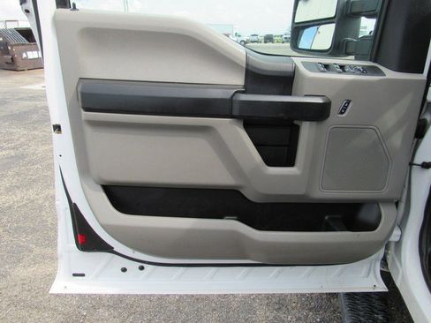 Used 2017 Ford F550 4x4 SuperCab Super Duty w/ Power Equipment Group image 41