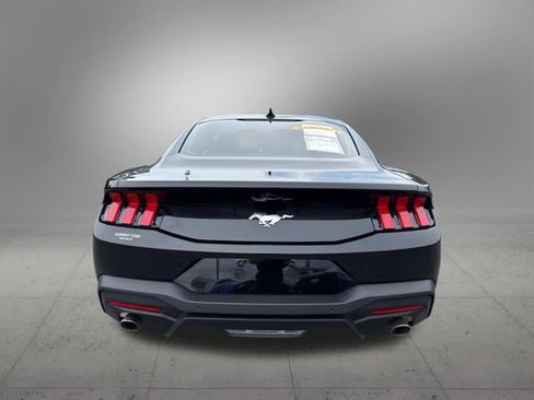 Used 2025 Ford Mustang Coupe RWD image 8