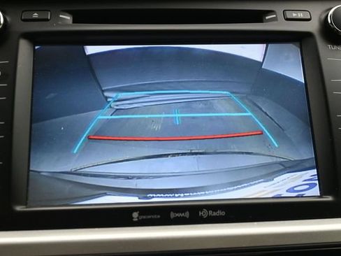 Used 2019 Toyota Highlander XLE FWD image 35