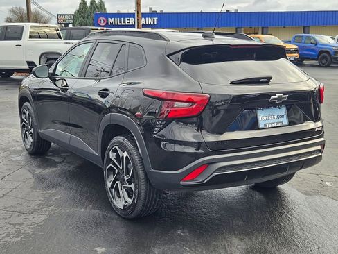 Used 2025 Chevrolet Trax RS w/ Sunroof Package image 4