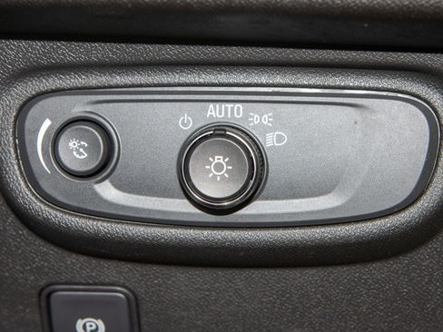 Used 2020 GMC Terrain SLE w/ Driver Convenience Package image 22