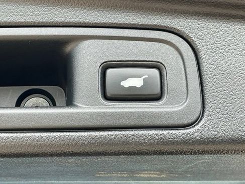 Used 2016 Honda Pilot Touring image 7
