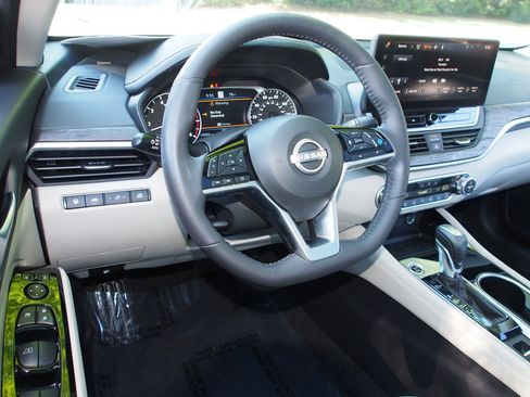 Used 2023 Nissan Altima 2.5 SL AWD/4WD image 15