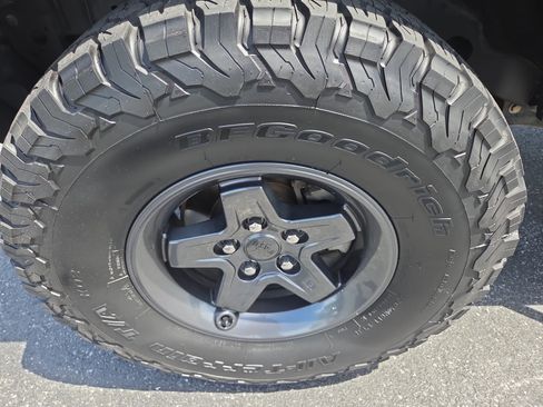Certified 2018 Jeep Wrangler Unlimited Sport S AWD/4WD image 13
