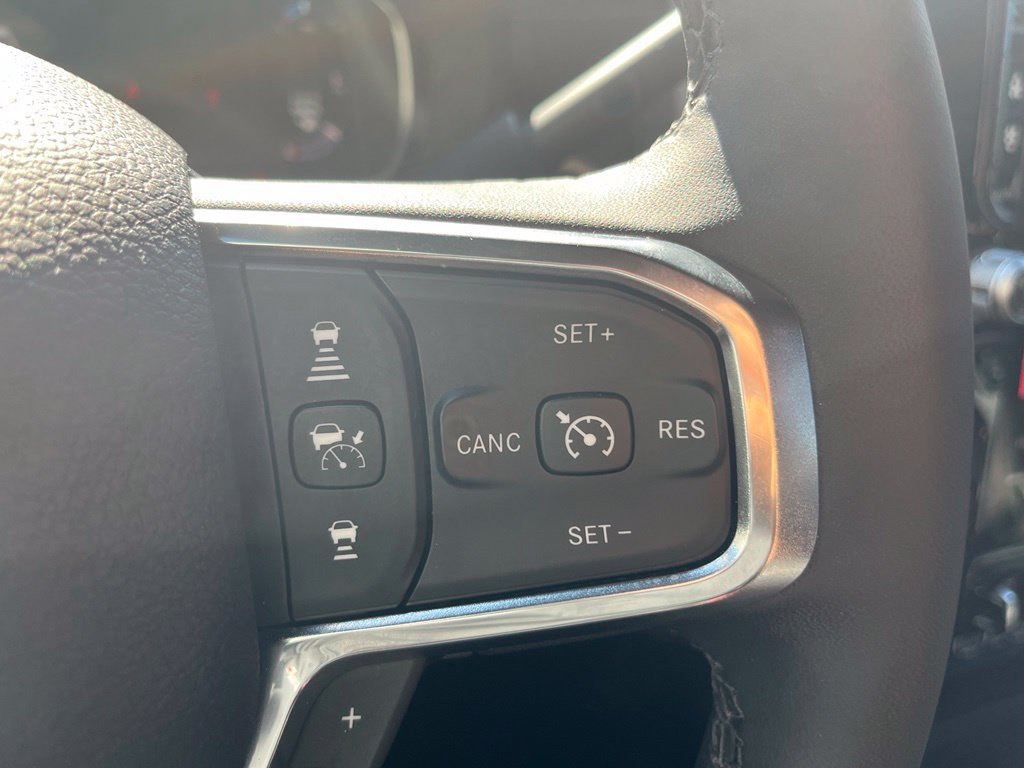Used 2025 RAM 2500 Laramie AWD/4WD image 17