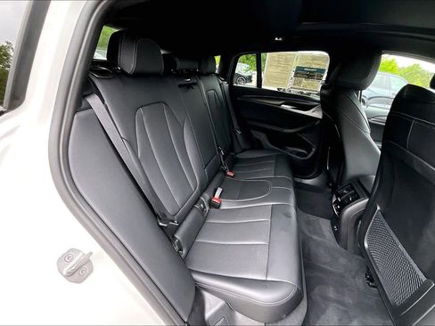 Certified 2025 BMW X4 xDrive30i AWD/4WD image 19