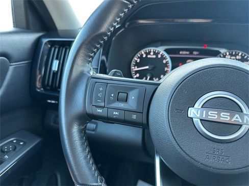 Used 2024 Nissan Pathfinder SV image 24