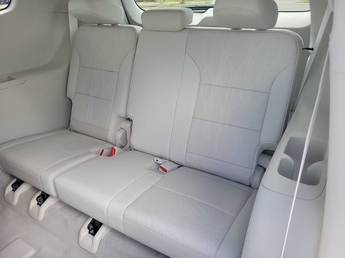 New 2026 Buick Enclave Avenir w/ Super Cruise Package FWD image 11