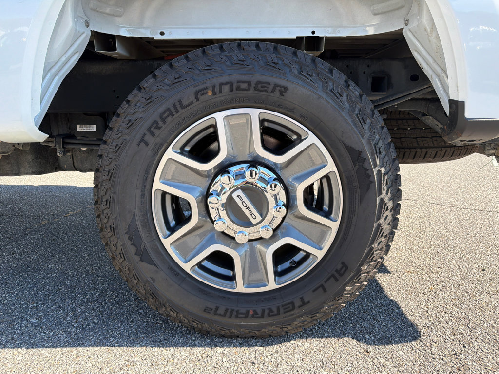 Used 2025 Ford F250 XLT AWD/4WD image 19