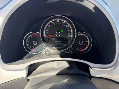 Used 2018 Volkswagen Beetle 2.0T Coast FWD image 12