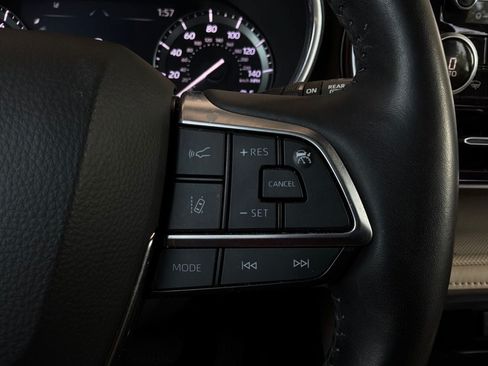 Used 2020 Toyota Highlander Limited FWD image 48
