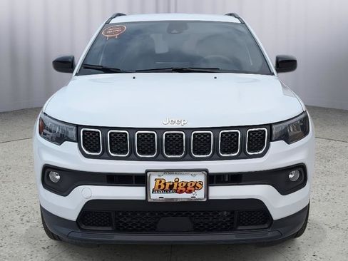 Used 2024 Jeep Compass Latitude w/ Altitude Special Edition AWD/4WD image 7