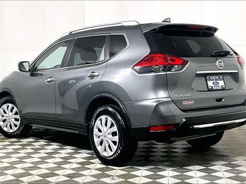 Used 2017 Nissan Rogue S w/ Appearance Package image 11