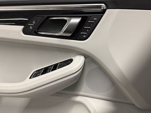 Certified 2026 Porsche Macan Turbo AWD/4WD image 39