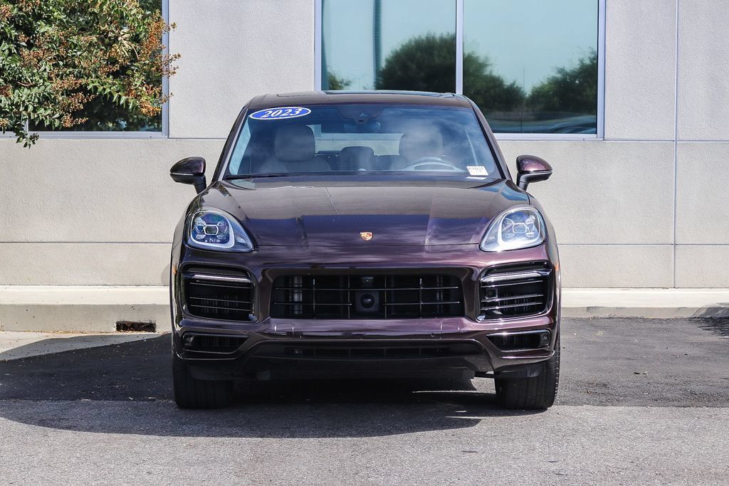 Used 2023 Porsche Cayenne AWD/4WD image 2