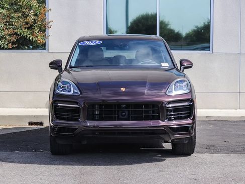 Used 2023 Porsche Cayenne AWD/4WD image 2