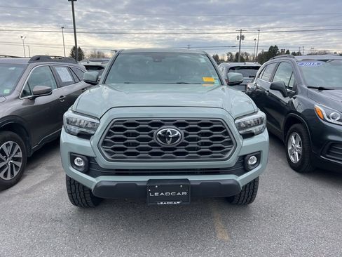 Used 2023 Toyota Tacoma TRD Off-Road image 2