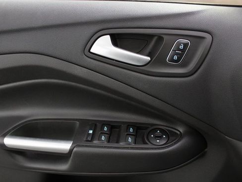 Used 2017 Ford Escape SE image 19