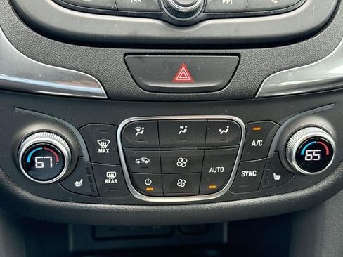 Used 2019 Chevrolet Equinox LT FWD image 11