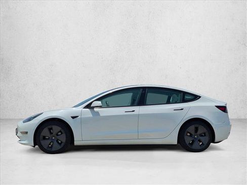 Used 2021 Tesla Model 3 Standard Range Plus RWD image 9