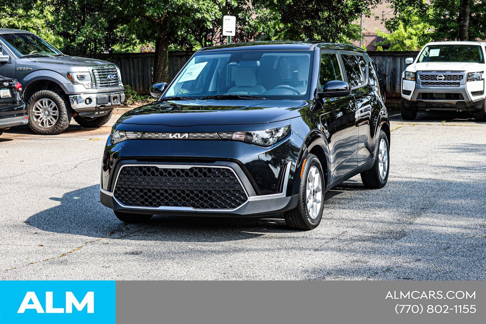 Used 2025 Kia Soul LX w/ LX Technology Package FWD image 3