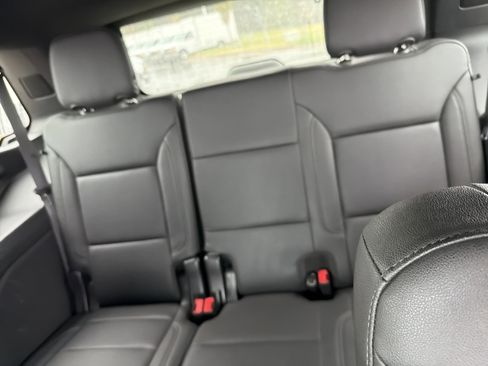 Used 2022 Chevrolet Tahoe Z71 w/ Z71 Off-Road Package image 32