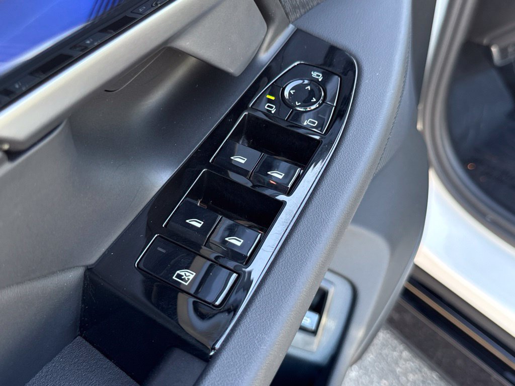 Used 2026 BMW i5 eDrive40 w/ M Sport Package RWD image 18