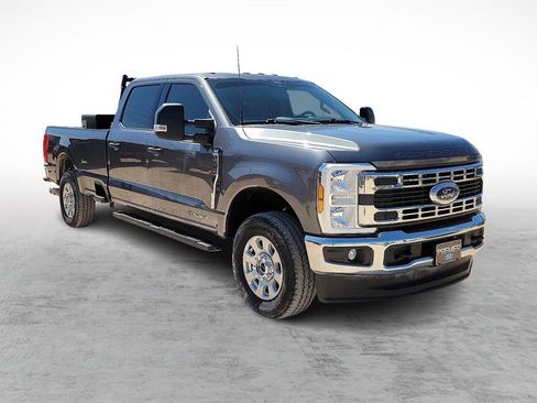 Used 2024 Ford F250 XLT image 1