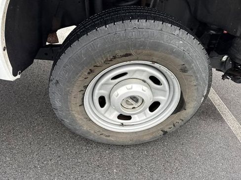 Used 2012 Ford F250 XL w/ Skid Plate Pkg image 11