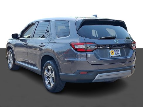 Used 2025 Honda Pilot EX-L image 4