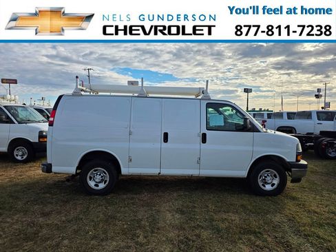 Used 2018 Chevrolet Express 3500 RWD image 7