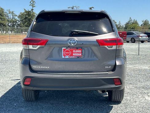 Used 2019 Toyota Highlander XLE FWD image 8