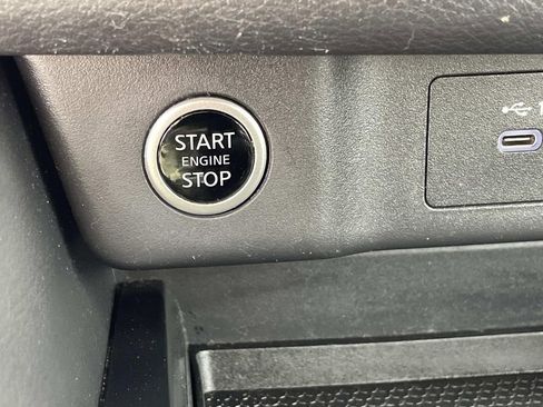 Used 2022 Nissan Rogue SV image 25