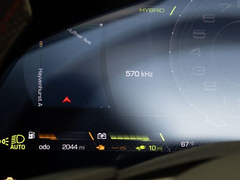 Used 2023 Ferrari SF90 Spider image 39