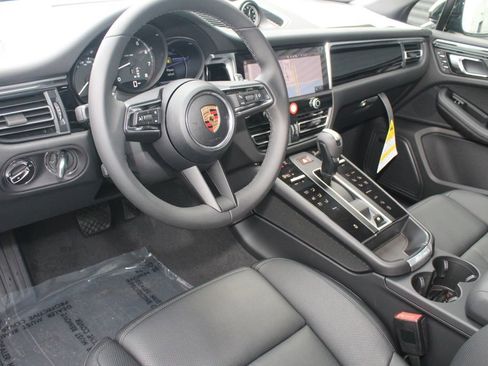New 2026 Porsche Macan AWD/4WD image 4