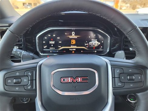 Used 2024 GMC Sierra 1500 SLT image 19