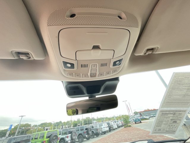 Used 2024 Lincoln Navigator Premiere AWD/4WD image 25