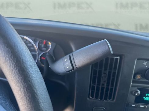 Used 2023 GMC Savana 2500 w/ Driver Convenience Package image 12