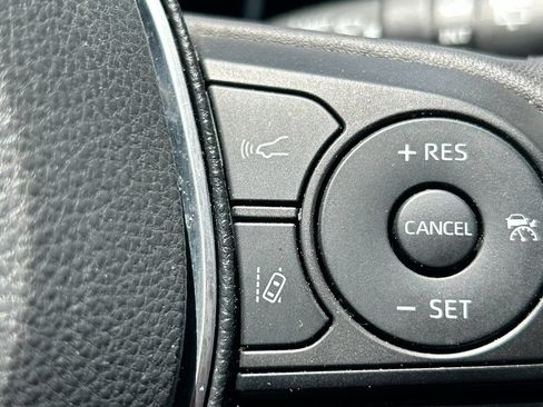 Used 2025 Toyota RAV4 XLE Premium FWD image 9