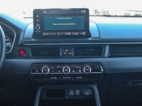 Used 2025 Honda Pilot Touring image 15