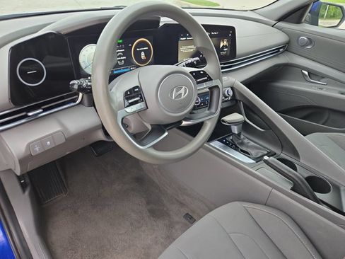 Used 2024 Hyundai Elantra SEL FWD image 10