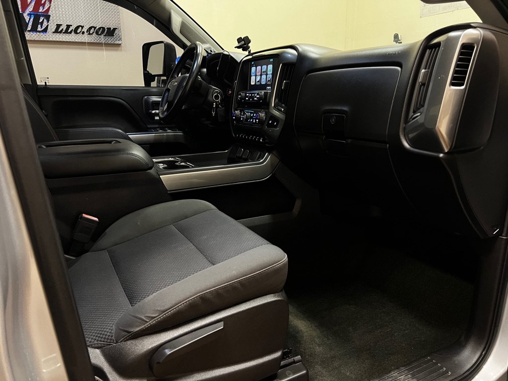Used 2017 Chevrolet Silverado 1500 LT w/ Max Trailering Package AWD/4WD image 29