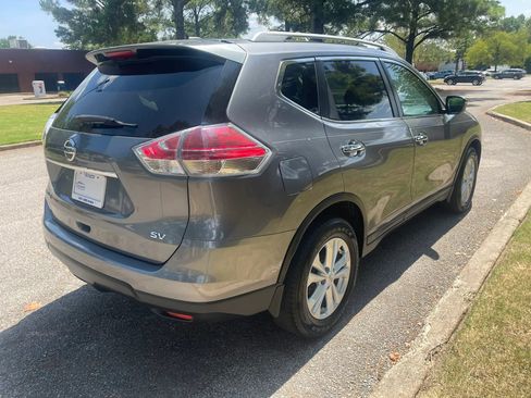 Used 2016 Nissan Rogue SV w/ SV Moonroof Package FWD image 5